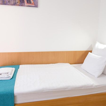 Hotel Adalbert Szent Gyoergy Haz Естергом Екстериор снимка