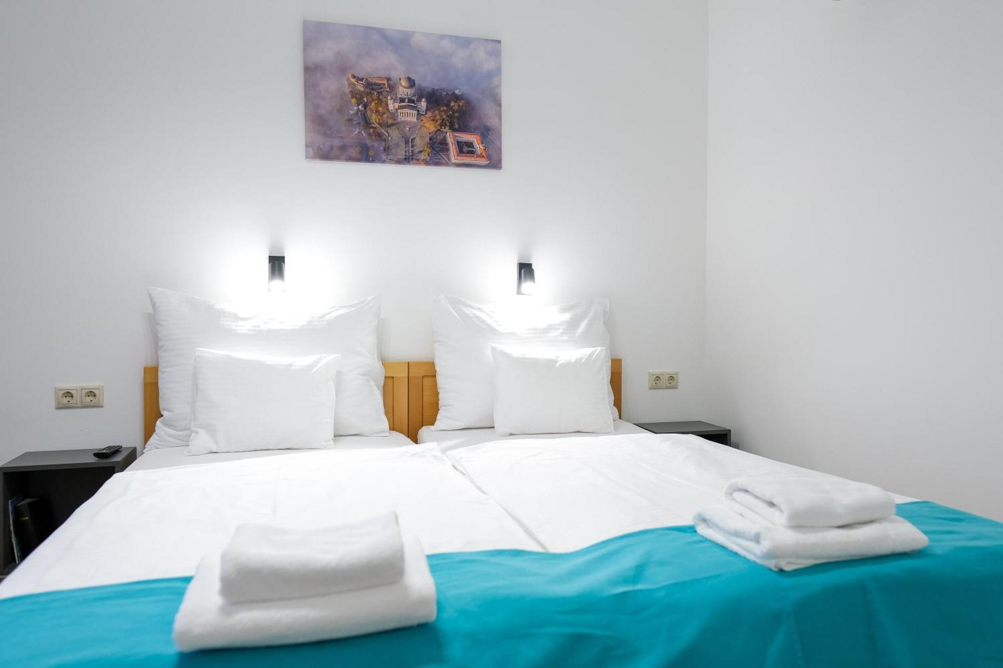 Hotel Adalbert Szent Gyoergy Haz Естергом Екстериор снимка