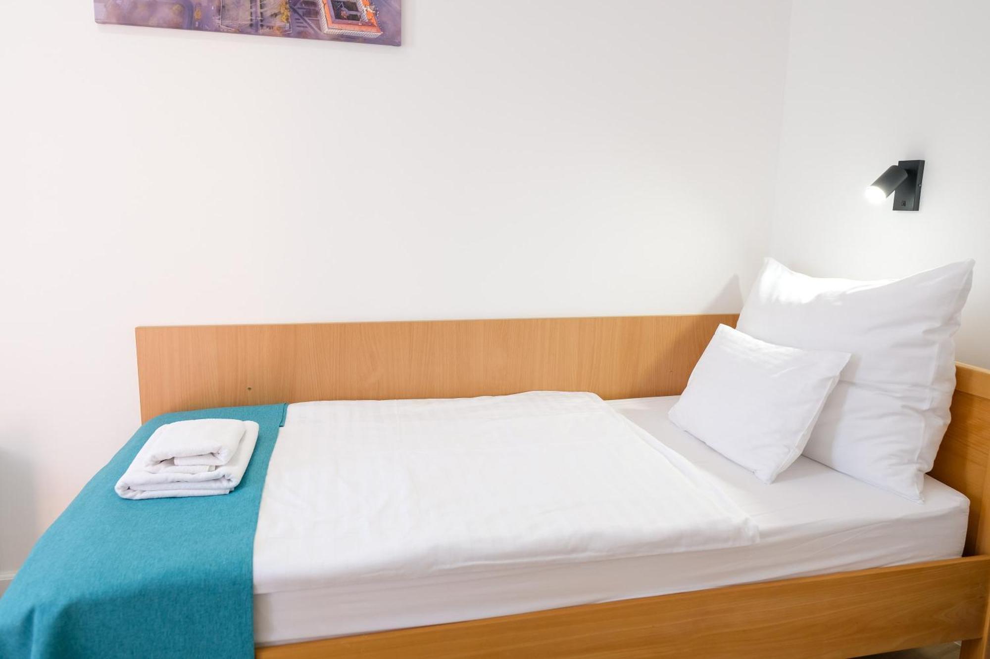 Hotel Adalbert Szent Gyoergy Haz Естергом Екстериор снимка